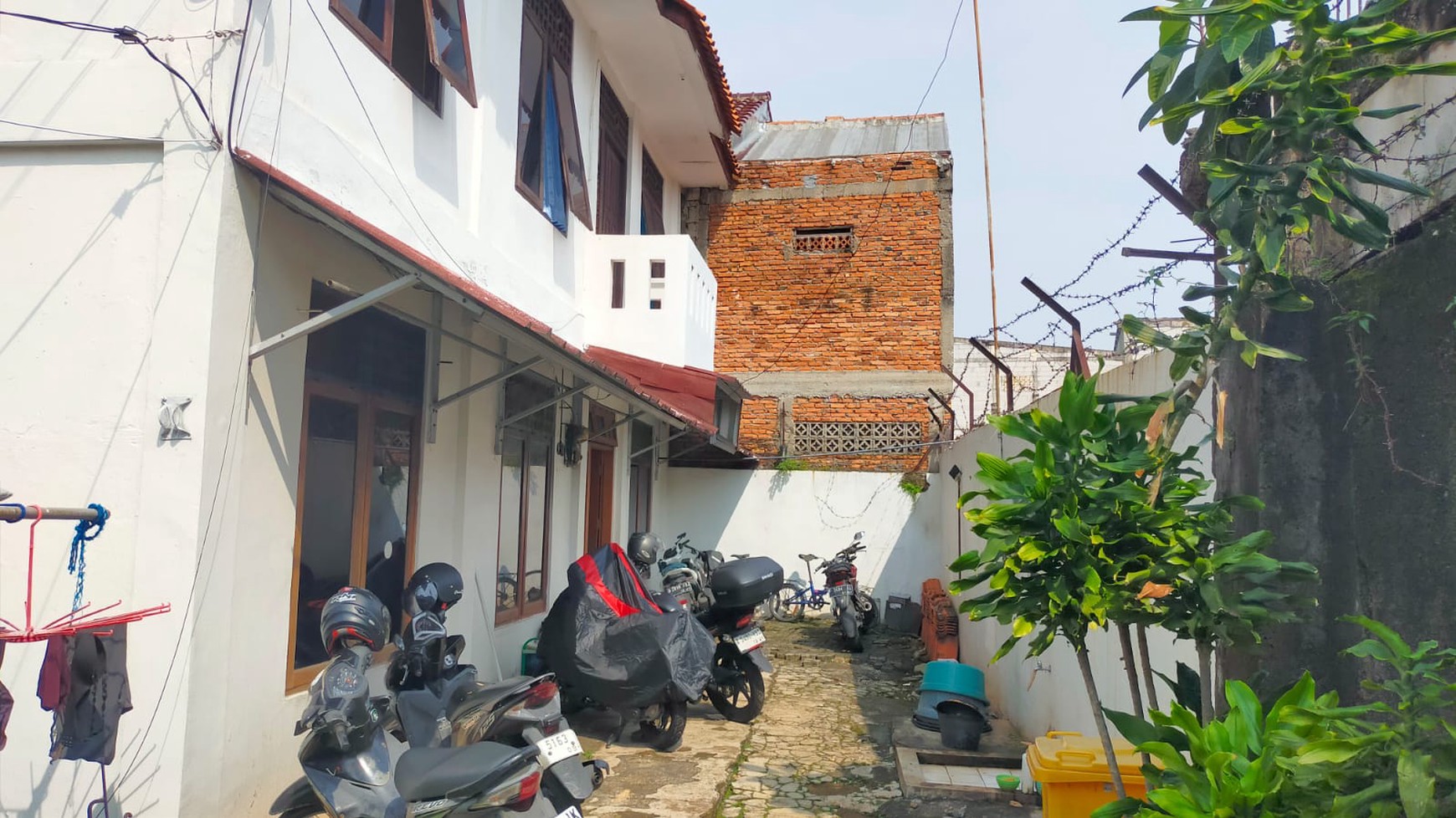Rumah Klasik Nyaman dan Asri Luas Tanah 712m2 di Pengadegan Selatan