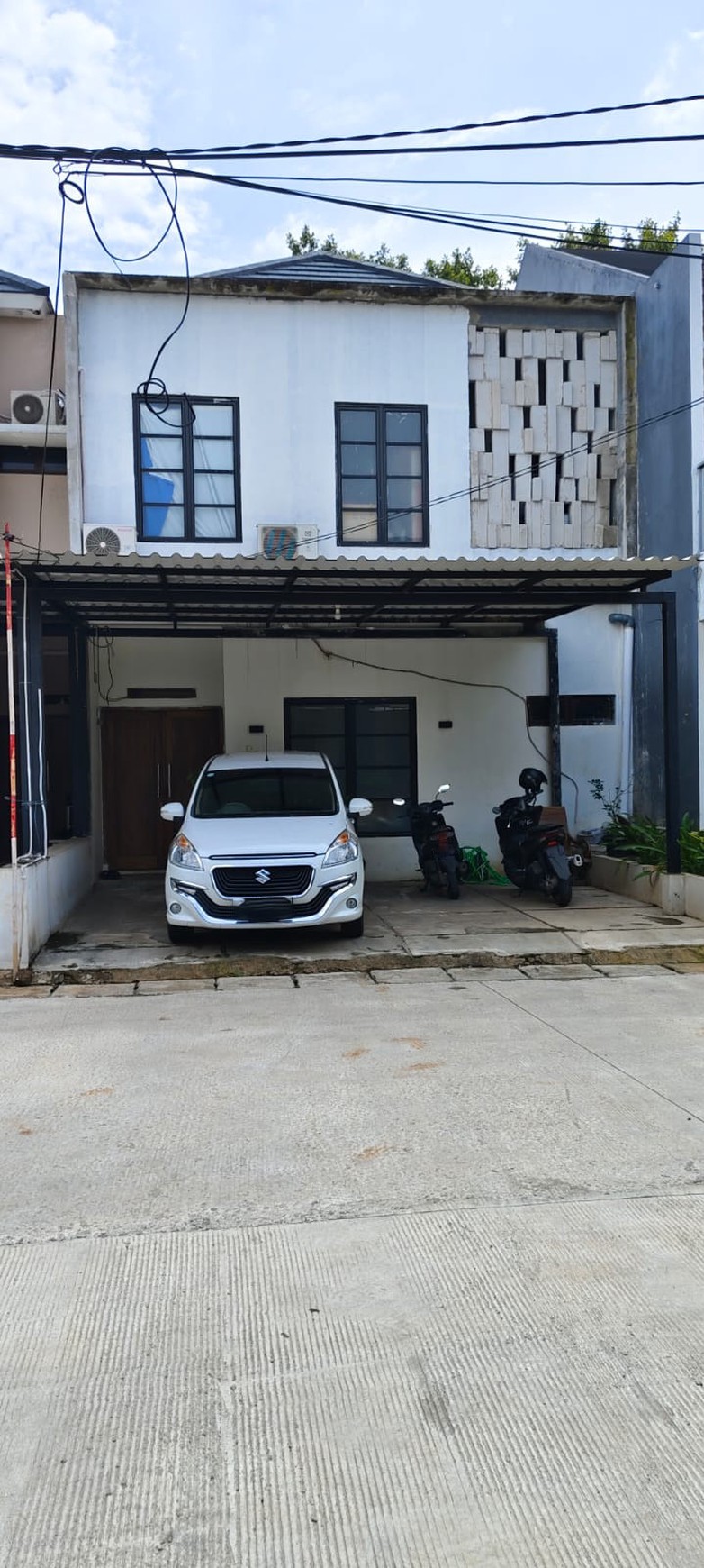 Rumah 2 Lantai Siap Huni dengan Hunian Nyaman dan Asri @Ciputat