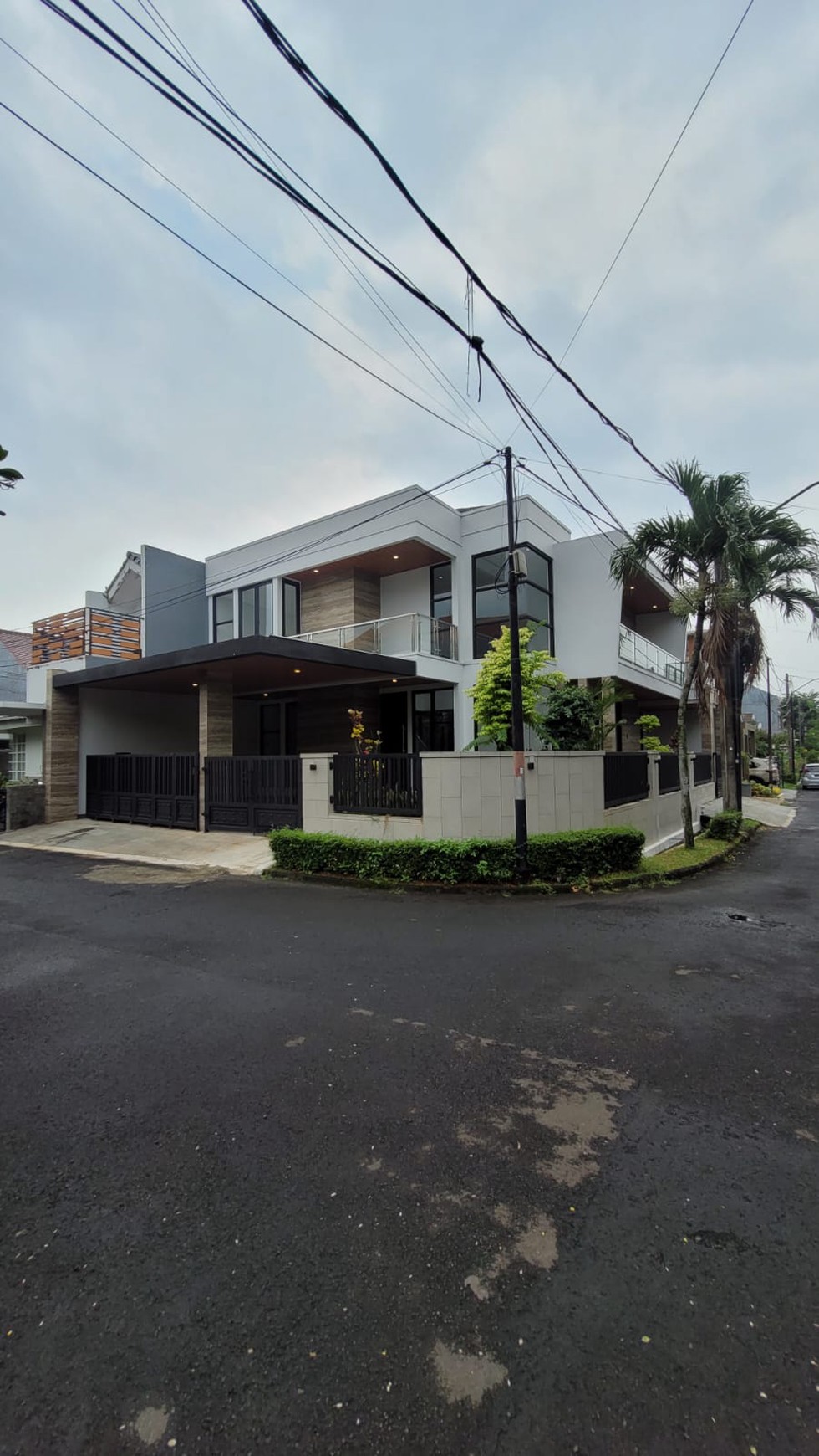 Rumah 2 Lantai Siap Huni dengan Hunian Nyaman dan Asri @Bintaro Sektor 9