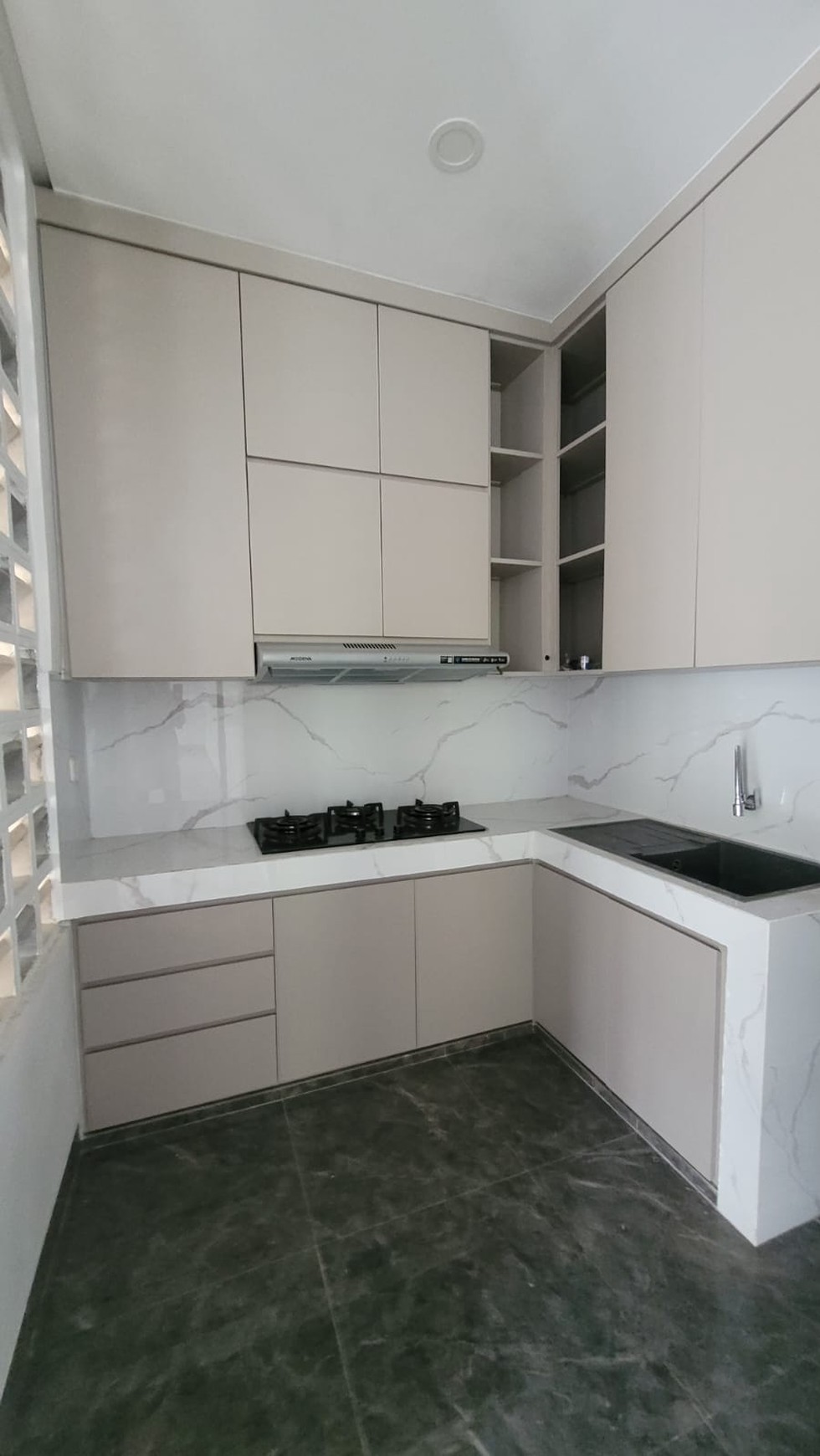 Rumah 2 Lantai Siap Huni dengan Hunian Nyaman dan Asri @Bintaro Sektor 9