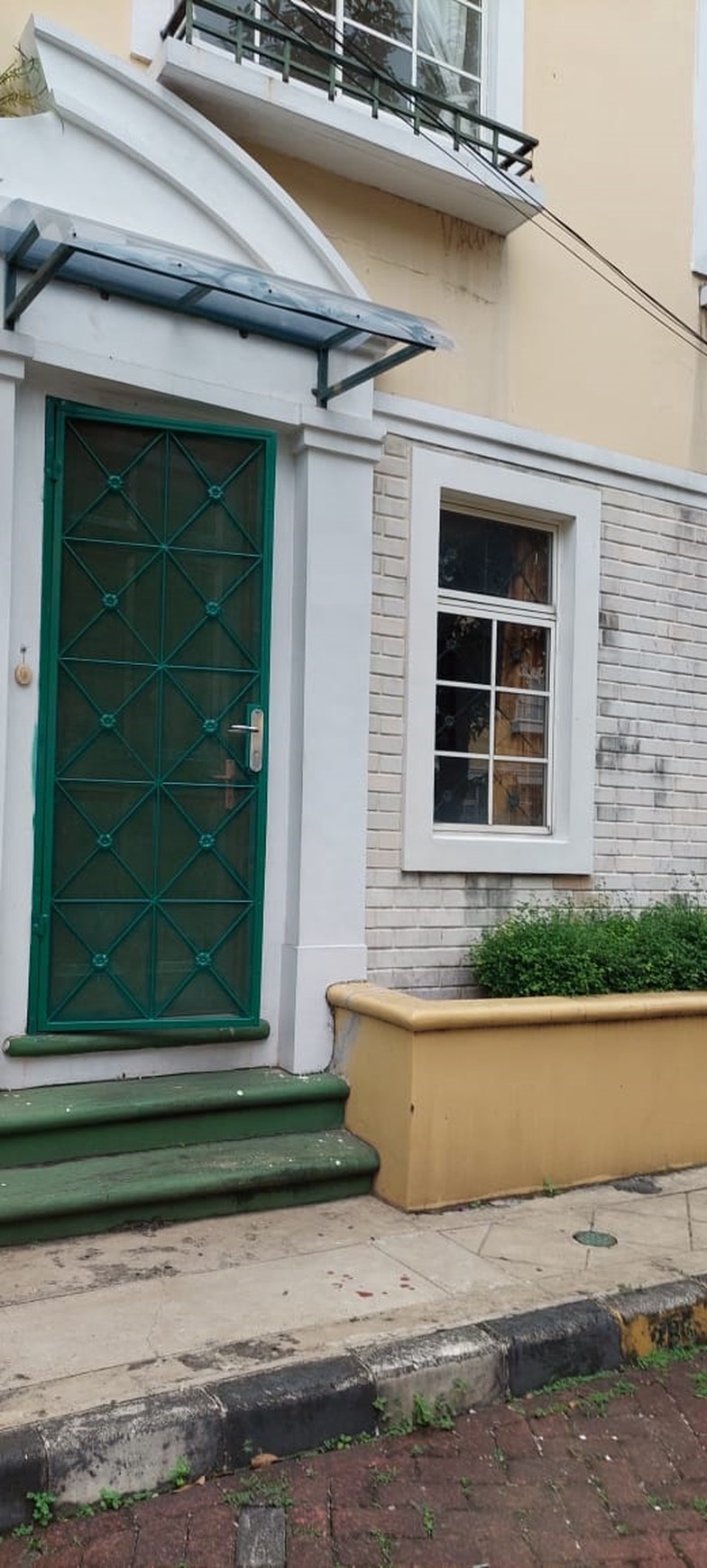 Dijual Townhouse di Taman Hijau Lippo Karawaci Tangerang