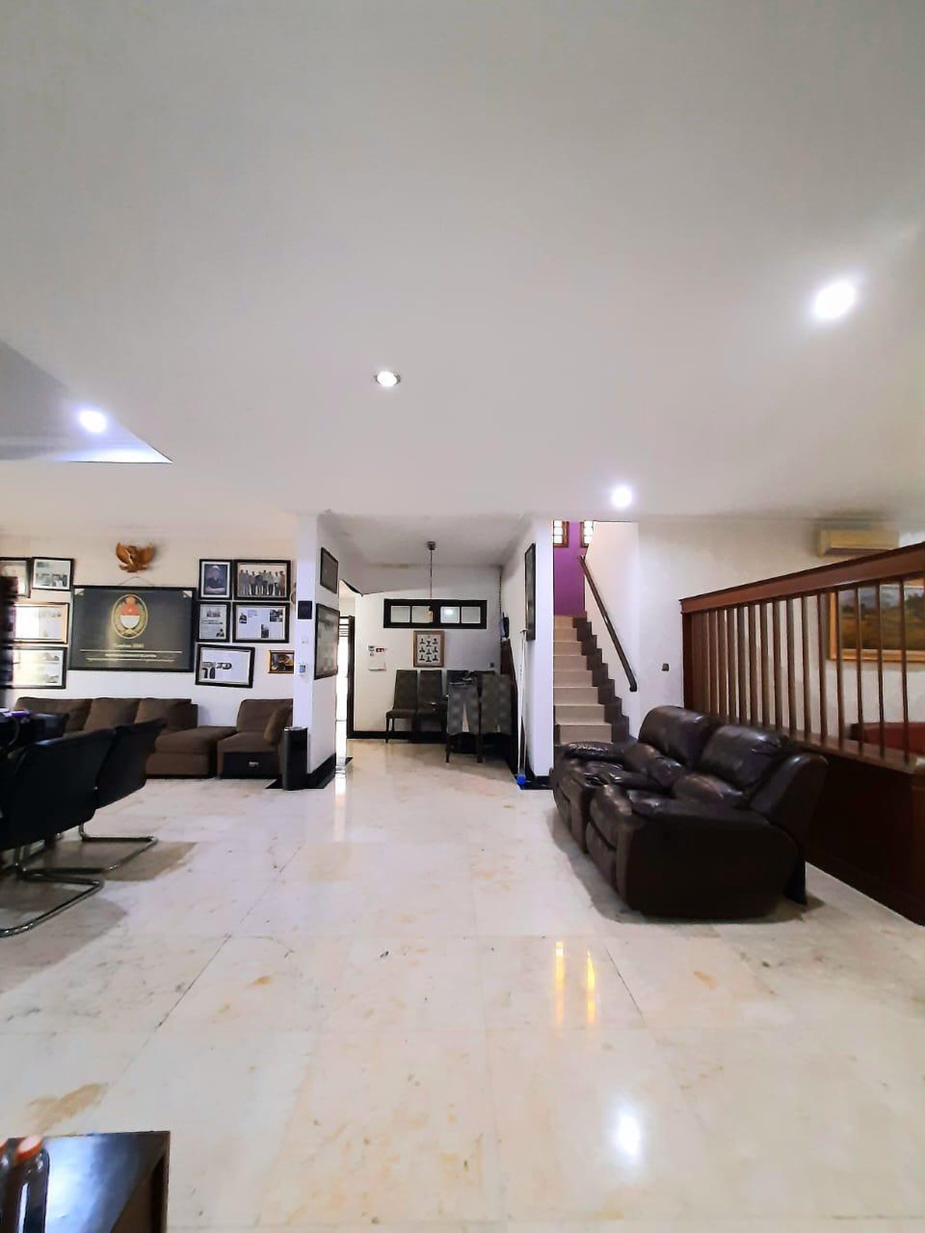 Dijual Cepat Rumah 2 Lantai Luas Nyaman Siap Huni dengan Hunian Asri @Joglo Jakarta Barat