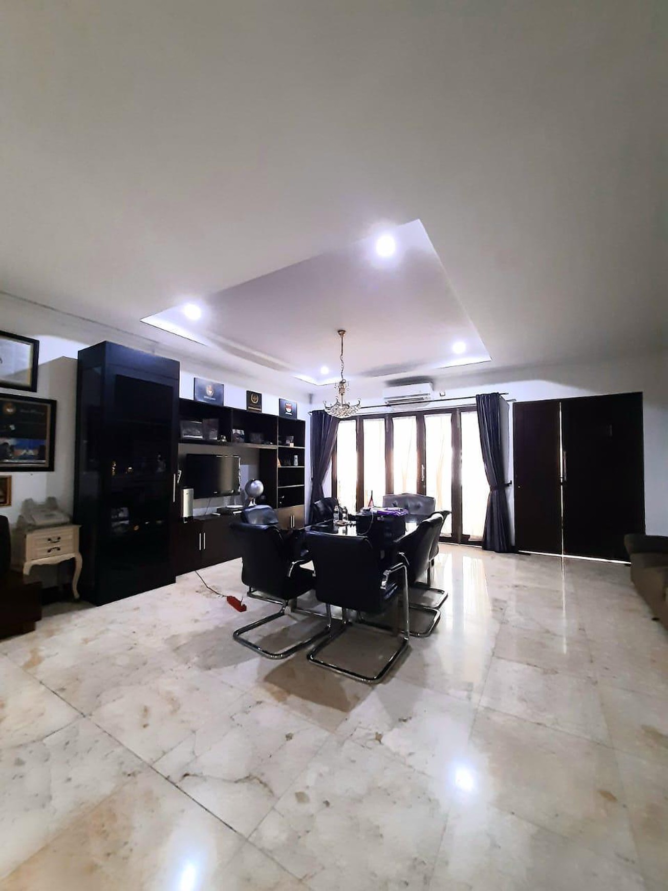 Dijual Cepat Rumah 2 Lantai Luas Nyaman Siap Huni dengan Hunian Asri @Joglo Jakarta Barat