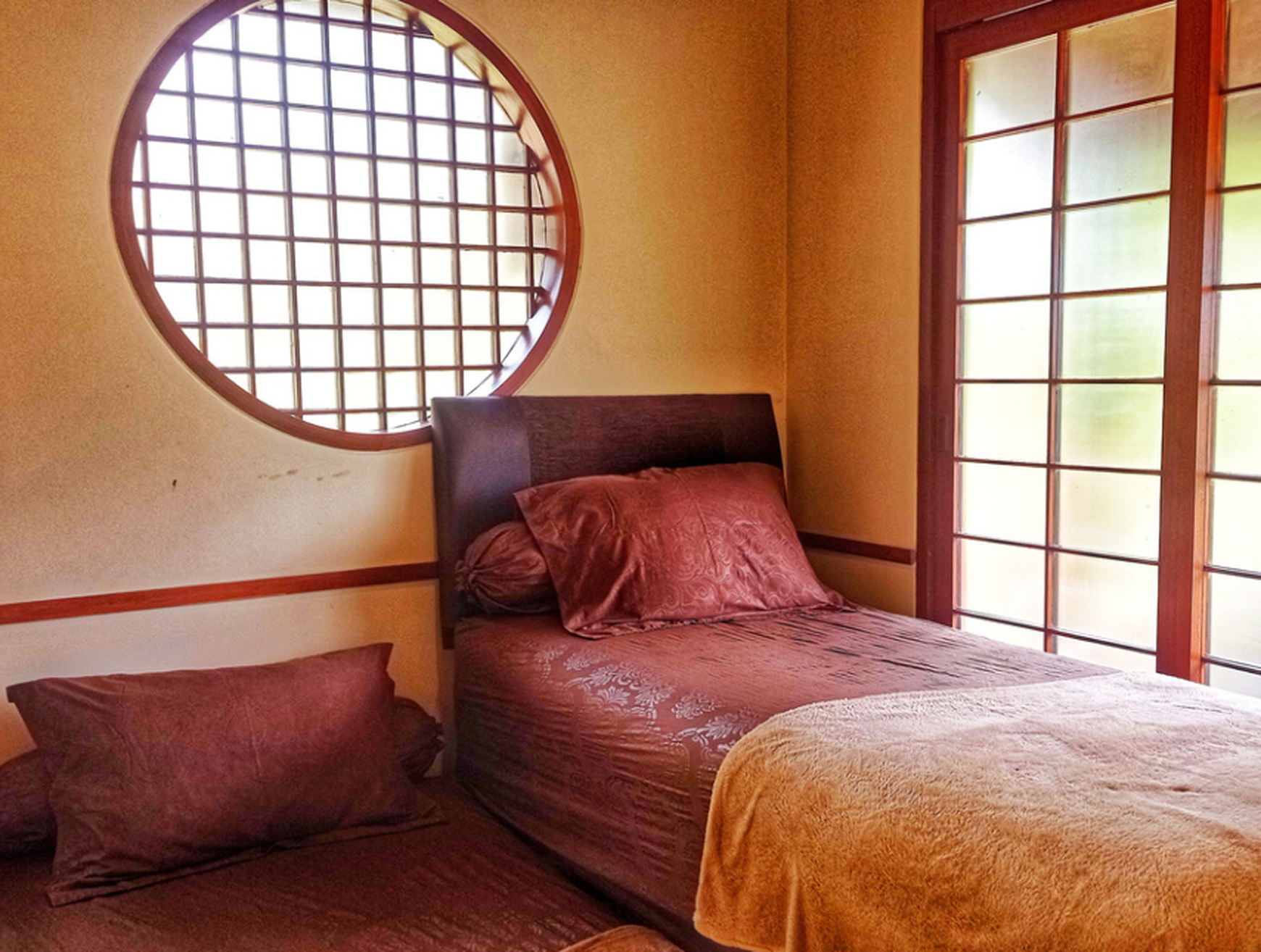 Villa ala-ala Jepang Asri dengan Halaman Luas Lingkungan Nyaman @Kota Bunga Puncak