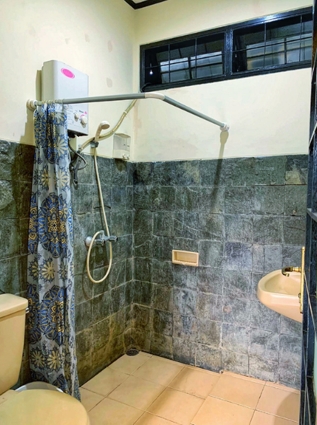 Villa Jepang Asri dengan Halaman Luas Lingkungan Nyaman @Kota Bunga Puncak