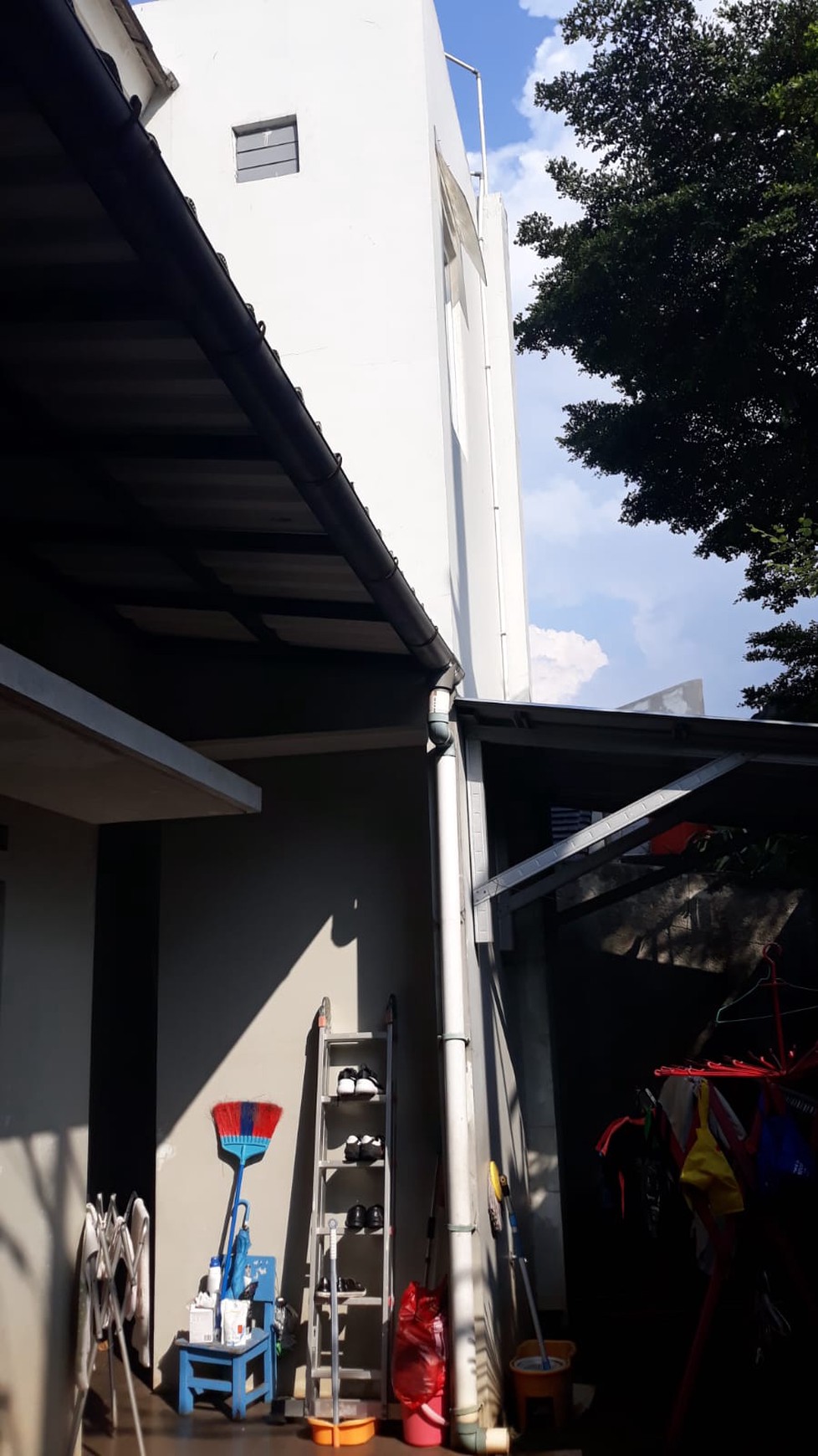 Rumah Siap Huni dengan Hunian Nyaman dan Asri di Ciputat