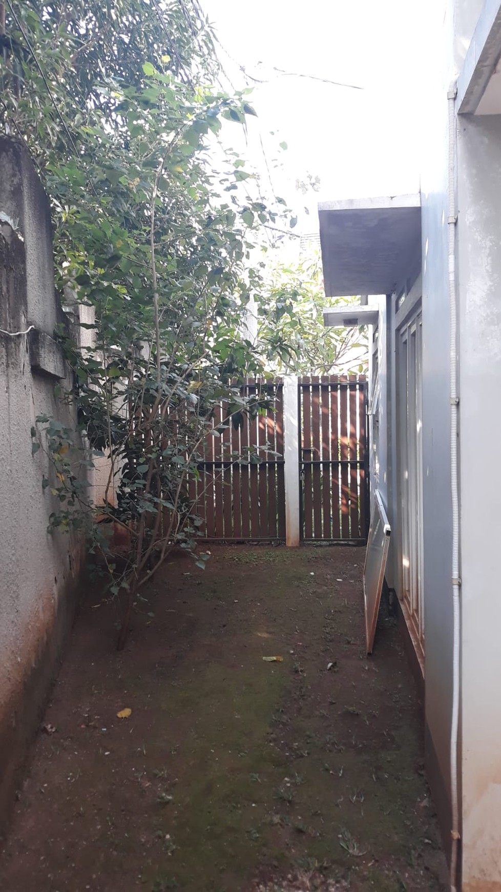 Rumah Siap Huni dengan Hunian Nyaman dan Asri di Ciputat