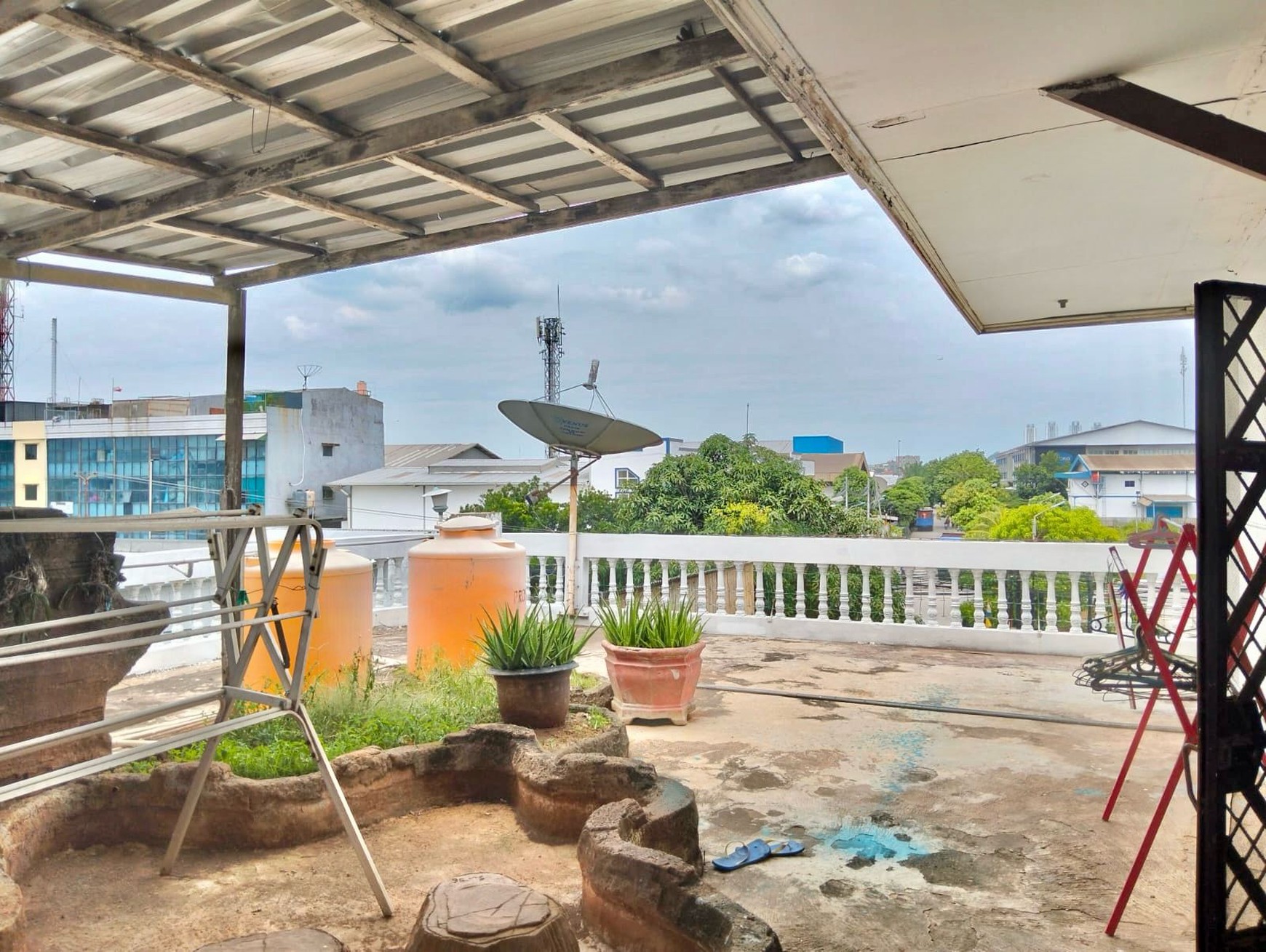 Dijual Rumah dan Toko, Strategis, di Jl. Kapuk Raya, Jakarta Barat