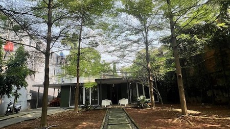 Rumah siap huni tanah luas bisa untuk lokasi bisnis di Kemang Selatan Jaksel 