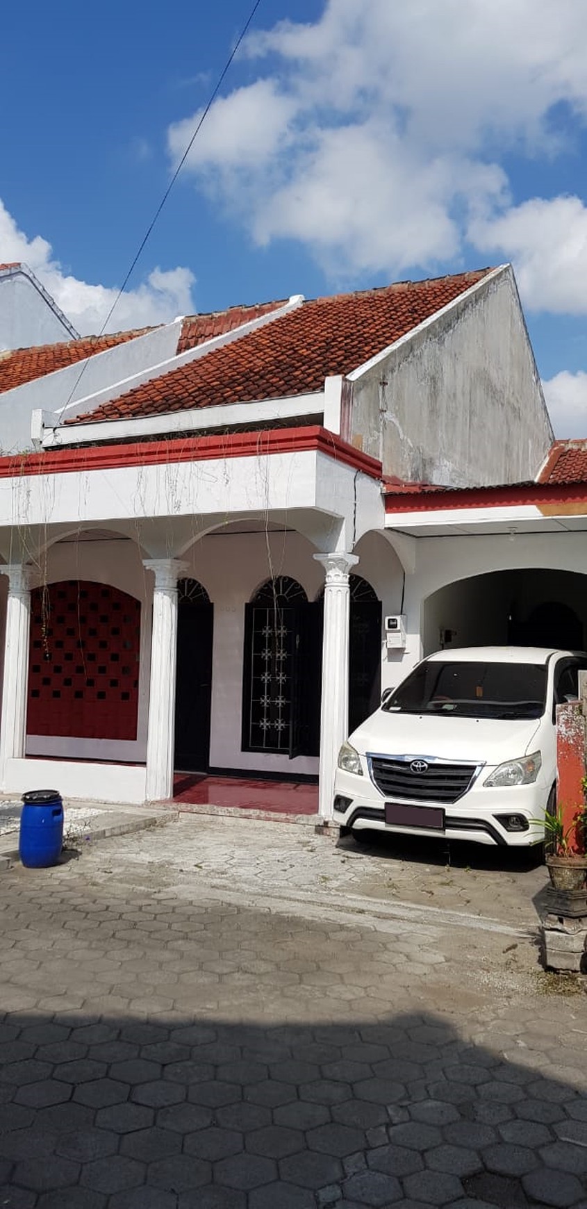 RUMAH CANTIK+FURNITURE SIAP HUNI, DI JL SURYODININGRATAN, YOGYAKARTA