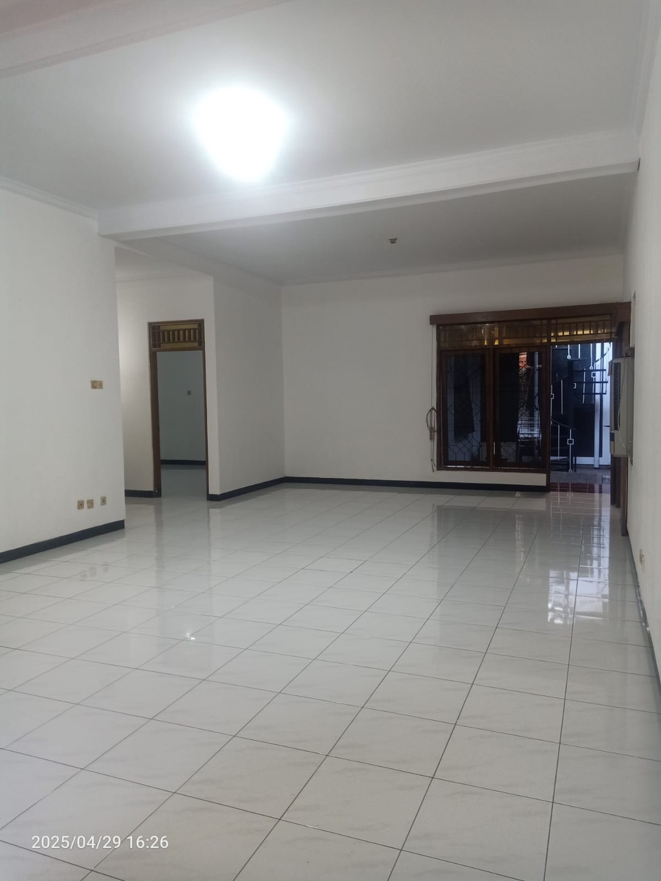 Rumah Semi Furnish Lokasi 15 menit Ke Stasiun Tugu Yogyakarta 