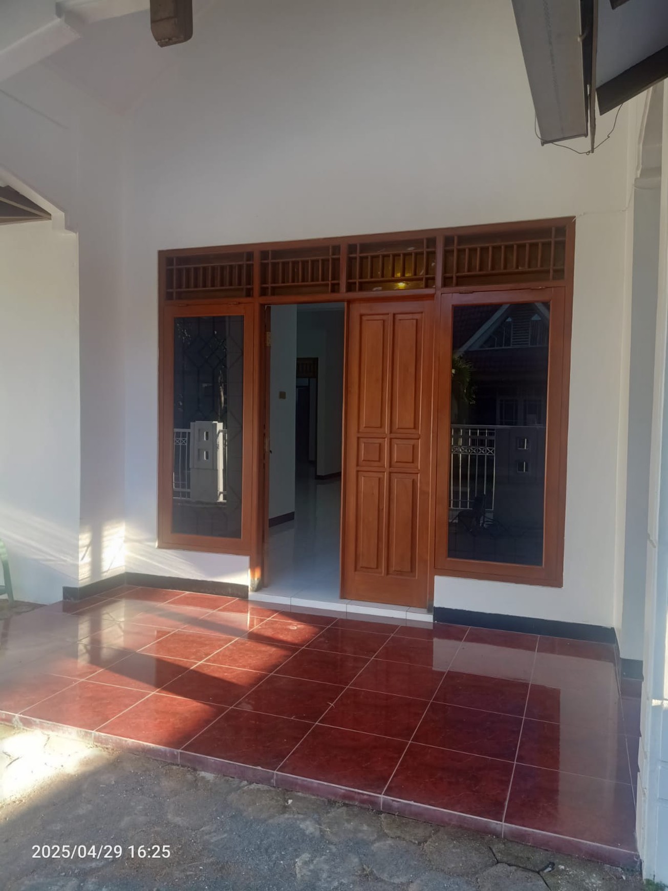 Rumah Semi Furnish Lokasi 15 menit Ke Stasiun Tugu Yogyakarta 