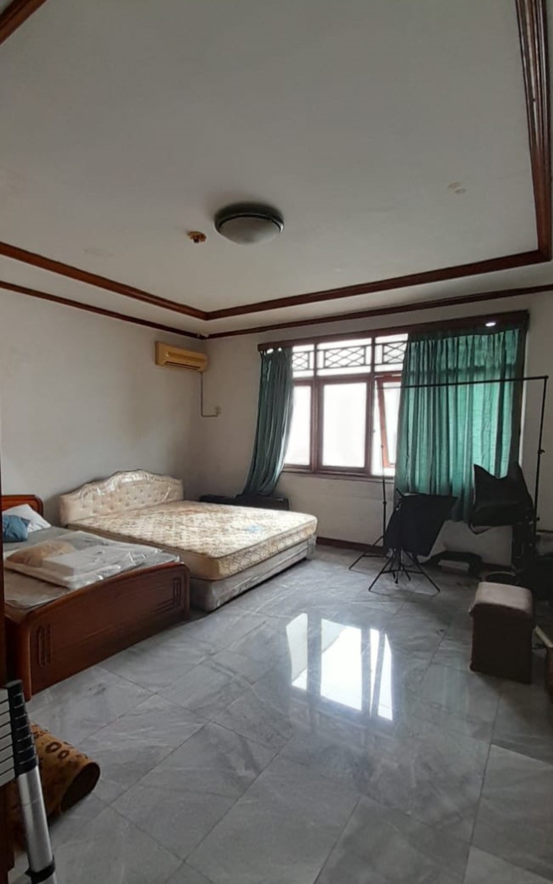 Dijual Rumah Town House di Jl Pekayon Pejaten Jakarta Selatan