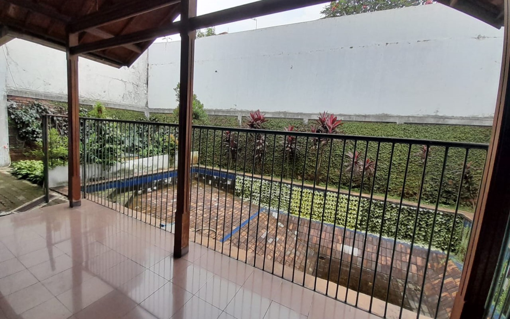 Dijual Rumah Town House di Jl Pekayon Pejaten Jakarta Selatan