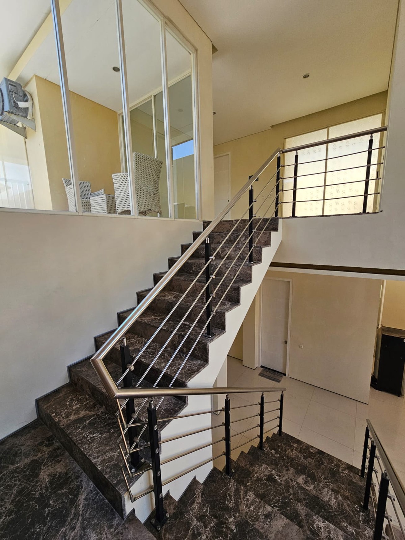 Rumah Cluster De Rosenburg Royal Residence, Surabaya