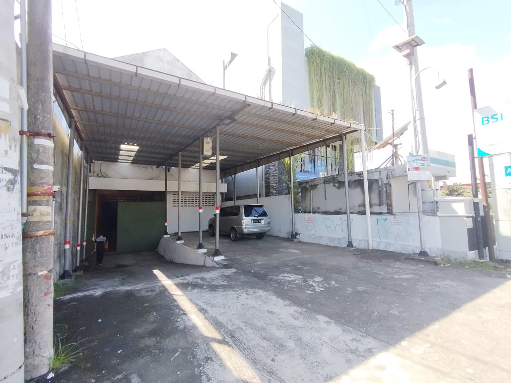 Gudang 1765 Meter Persegi Berada Di Jalan Ringroad Selatan Tamantirto Kasihan Bantul