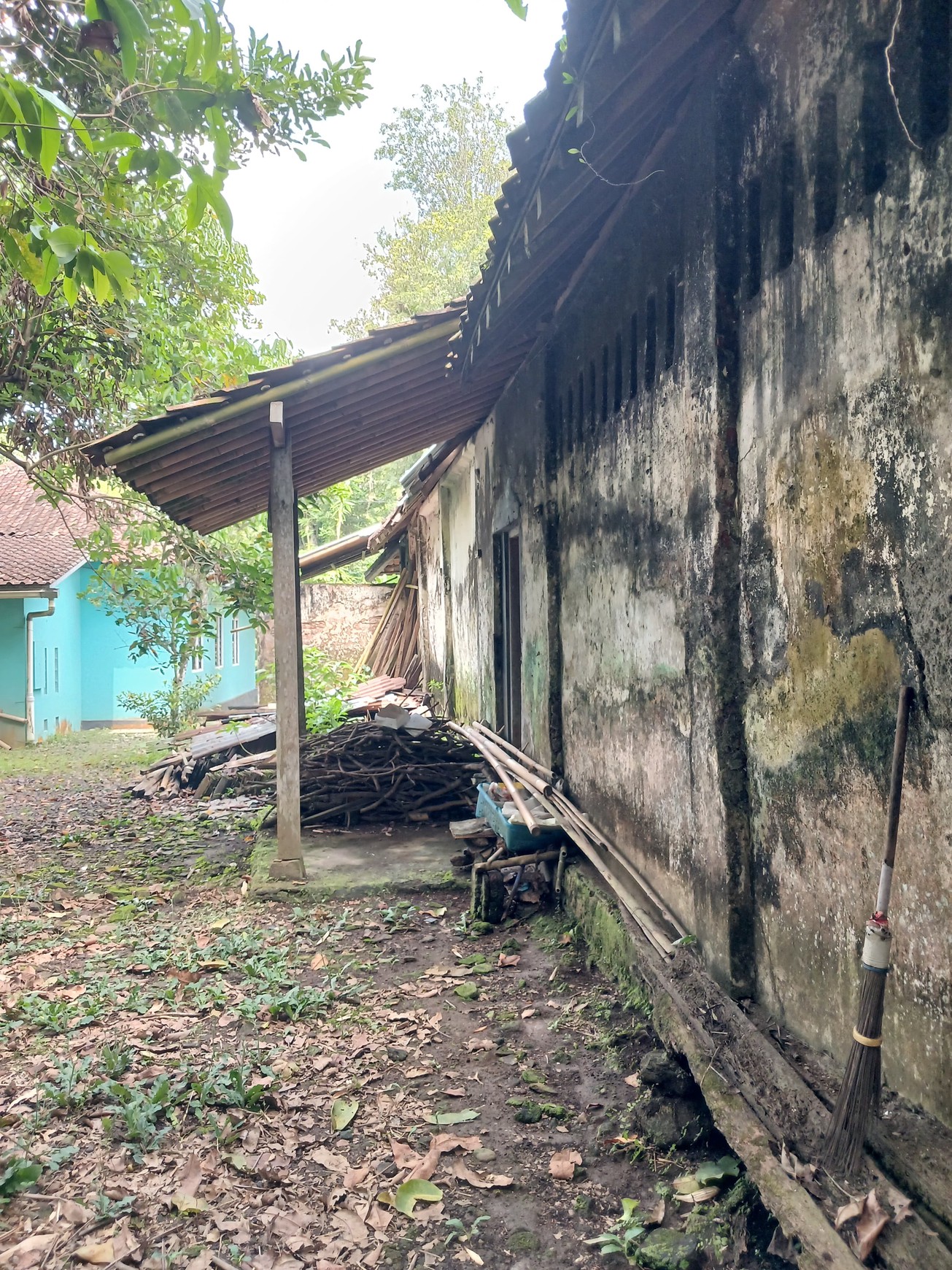 Tanah Bonus Bangunan Joglo 1353 Meter Persegi Lokasi Dekat Exit Tol Banyurejo Tempel Sleman