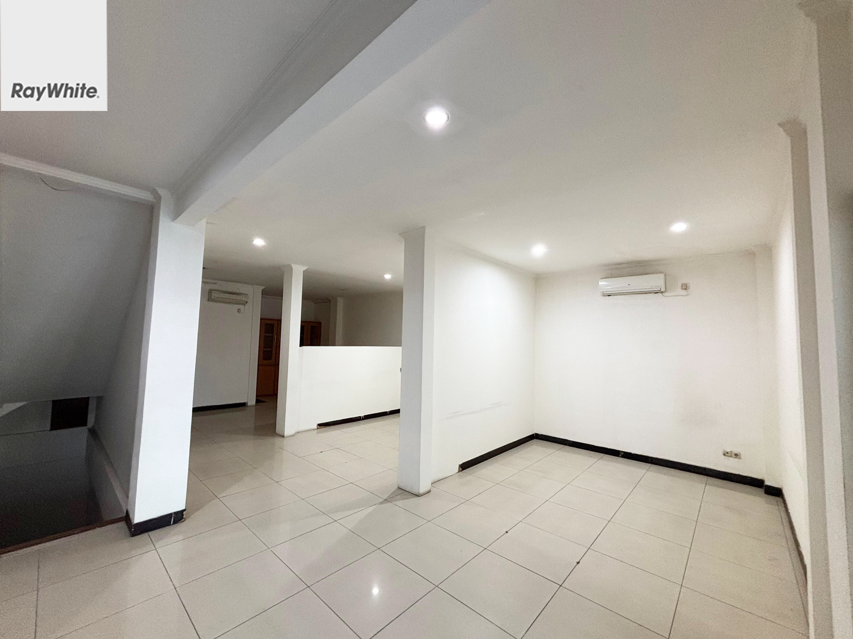 FOR LEASE Gedung / Ruko Gandeng 4 Lantai di Percetakan Negara Salemba Tengah Jakarta Pusat