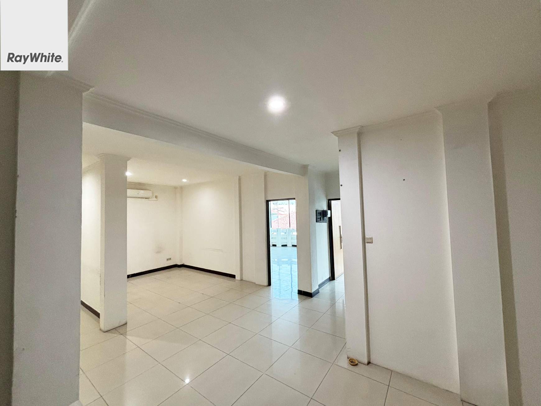 FOR LEASE Gedung / Ruko Gandeng 4 Lantai di Percetakan Negara Salemba Tengah Jakarta Pusat