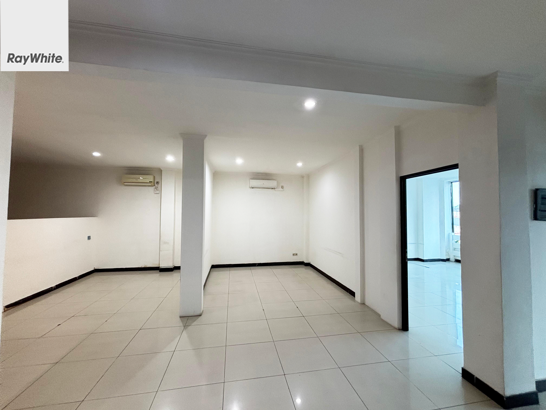 FOR LEASE Gedung / Ruko Gandeng 4 Lantai di Percetakan Negara Salemba Tengah Jakarta Pusat