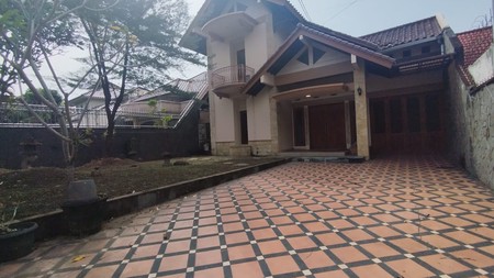 Disewakan Rumah Mewah 2 Lantai Lokasi di Jalan Palagan Utara Hotel Hyaat