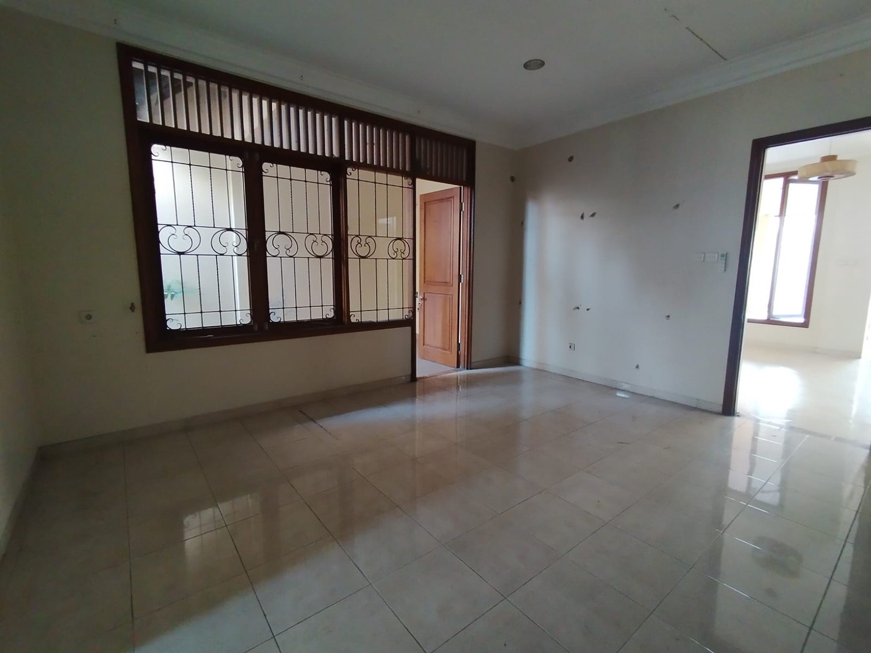 Disewakan Rumah Mewah 2 Lantai Lokasi di Jalan Palagan Utara Hotel Hyaat