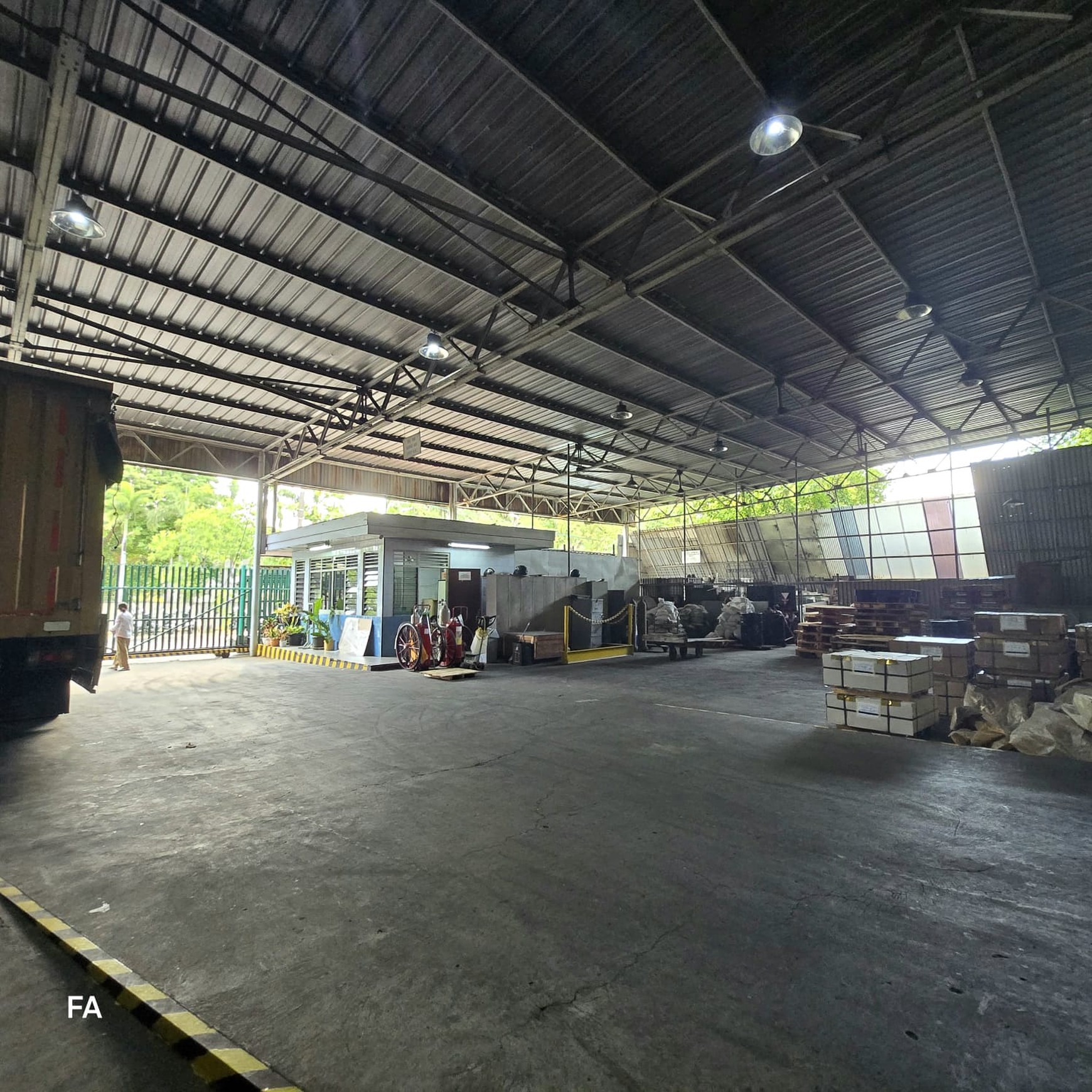 Tanah dan bangunan luas 1 H harga di bawah NJOP lokasi strategis tidak banjir di Ancol barat. Jakarta Utara
