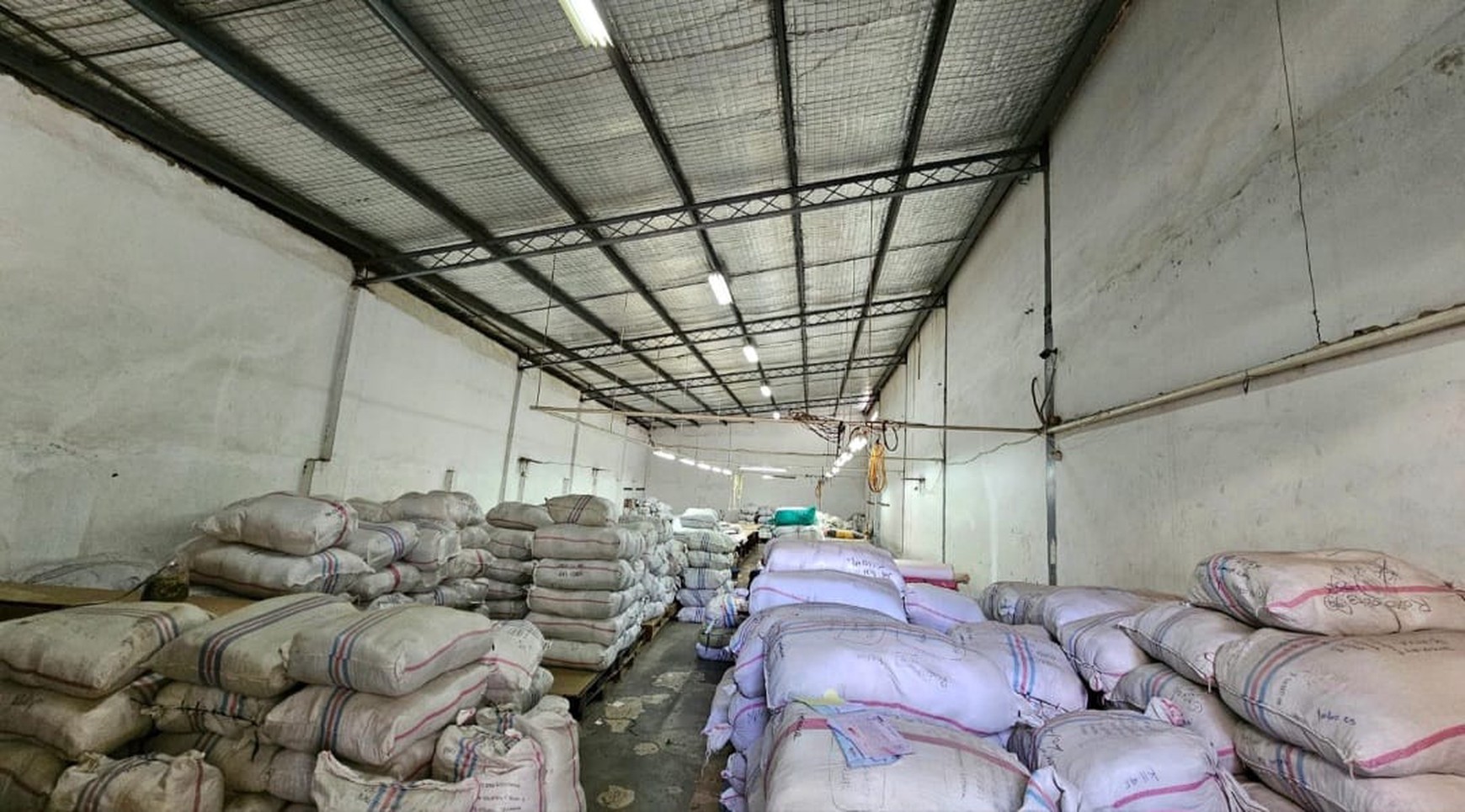 Gudang dan Office siap pakai , strategis di Indokarya, Sunter, Jakarta Utara