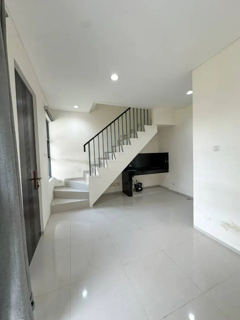 Hot Price. Rumah modern First Stone cluster Diamond, Legok