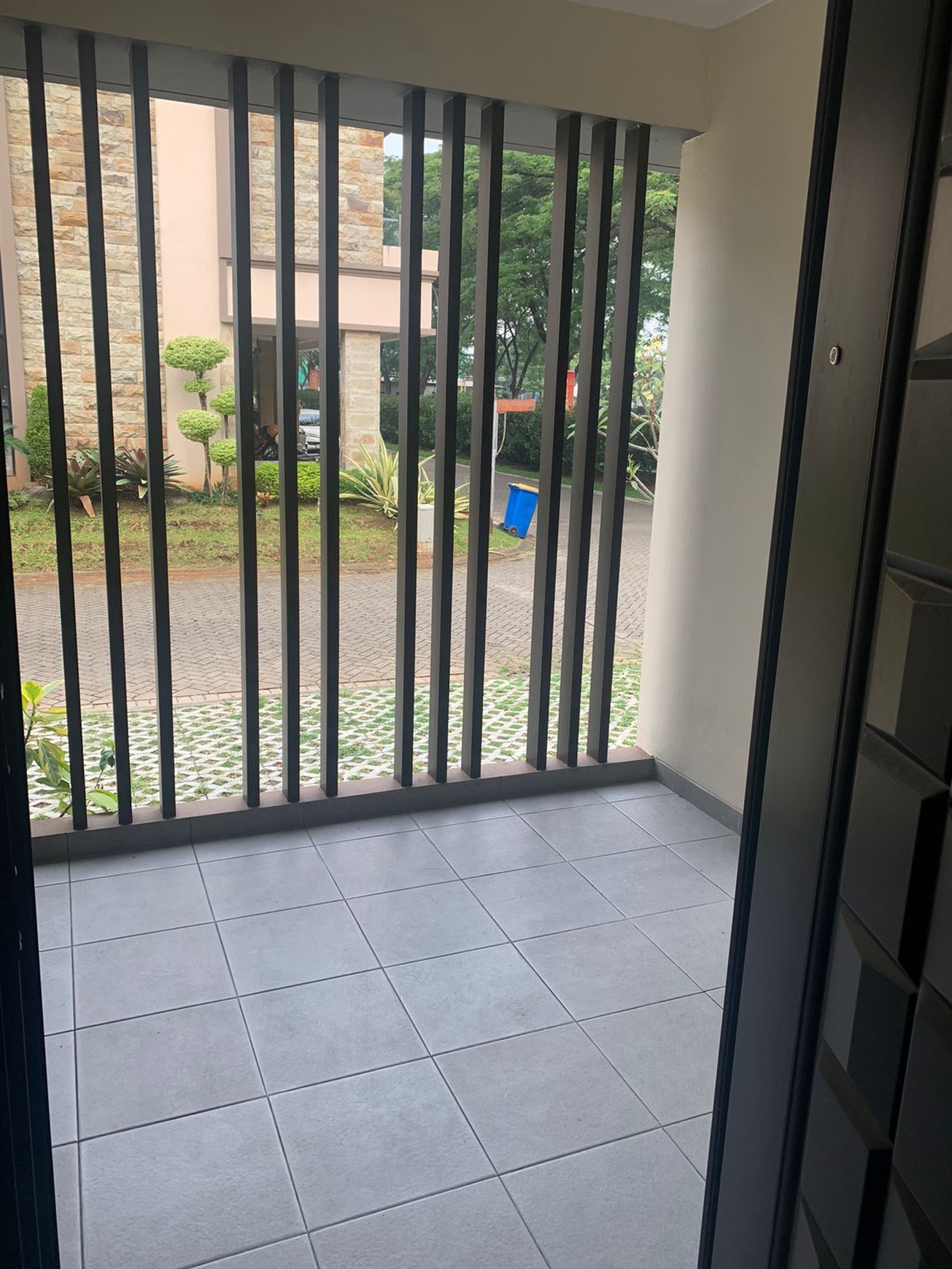 Rumah Bagus di Graha Raya 