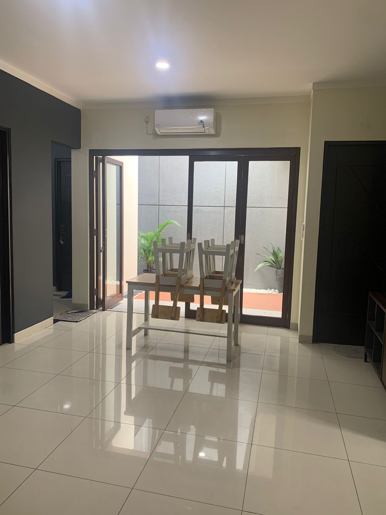 Rumah Bagus di Graha Raya 