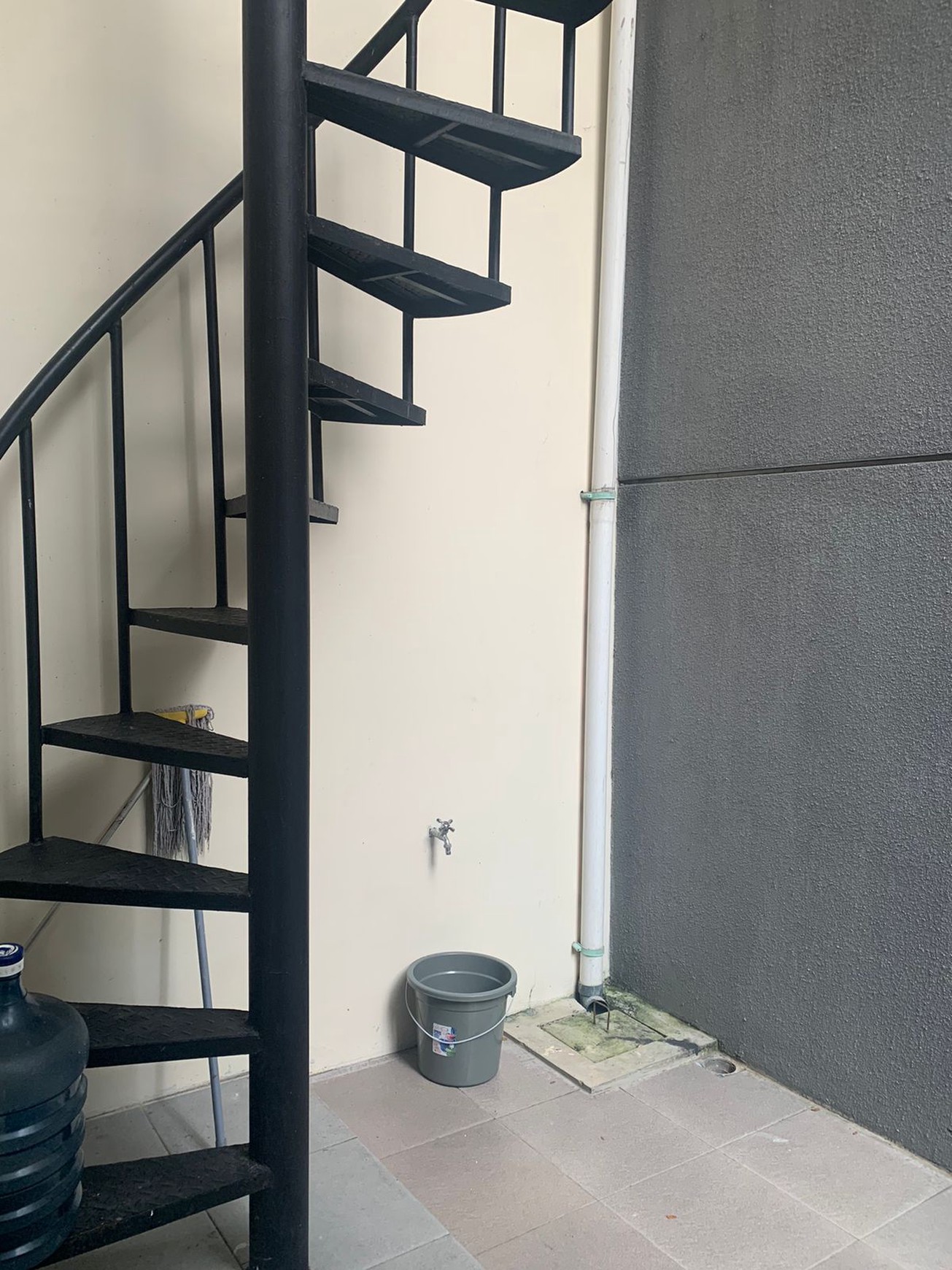 Rumah Bagus di Graha Raya 