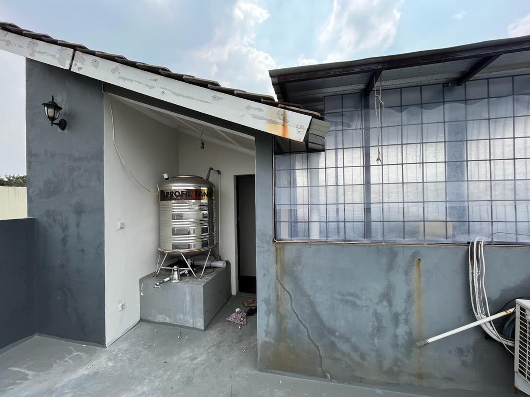 Rumah Bagus,dalam cluster di Graha Raya Bintaro