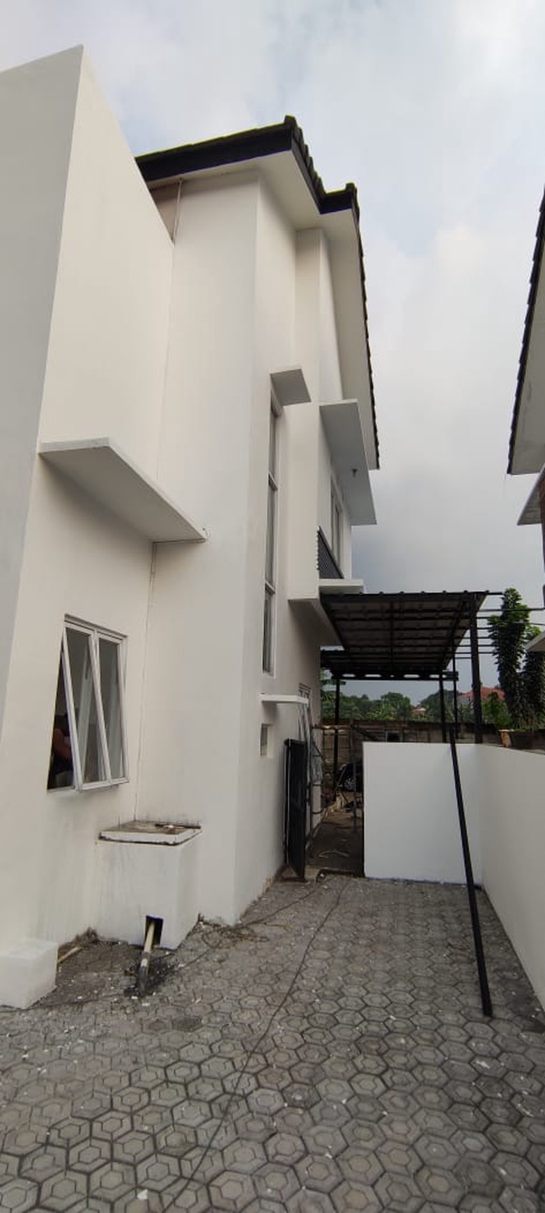 Rumah brand new siap huni di legoso ciputat