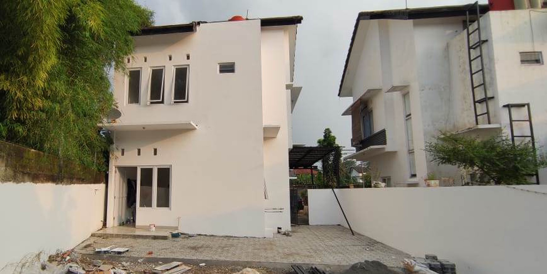 Rumah brand new siap huni di legoso ciputat