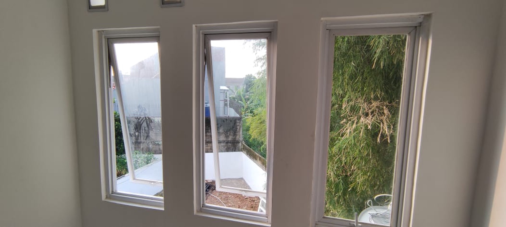 Rumah brand new siap huni di legoso ciputat