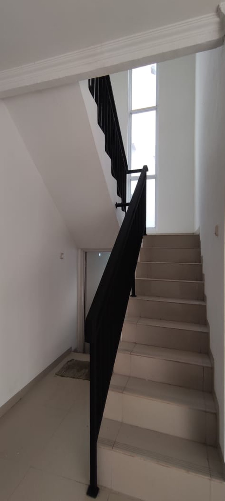 Rumah brand new siap huni di legoso ciputat