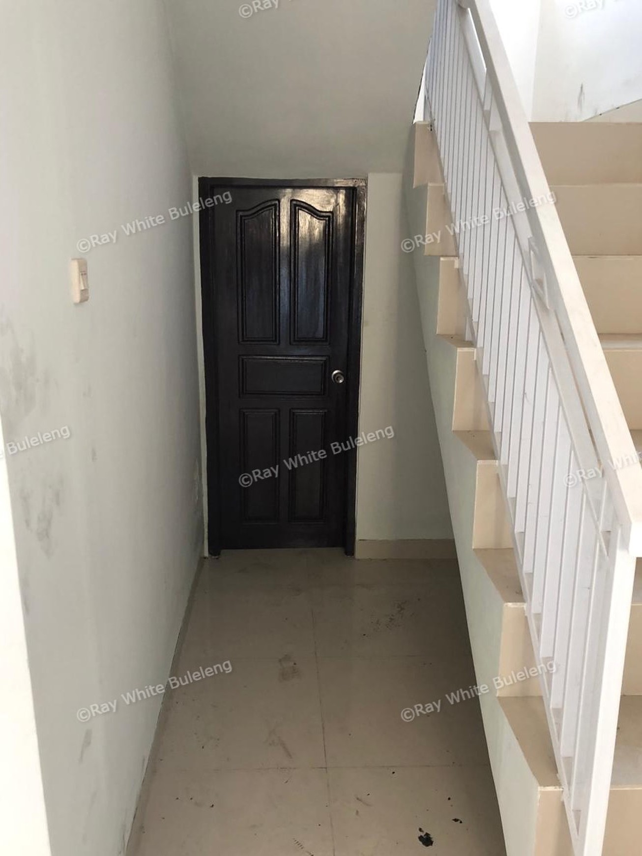 SHOPHOUSE CLOSE TO SERIRIT