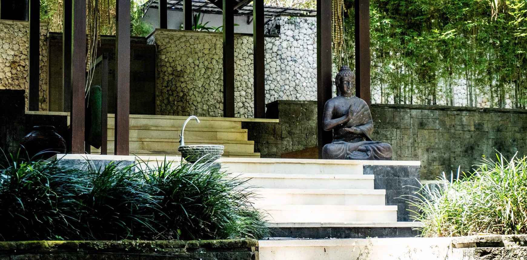 For Sale Freehold and Leasehold beautiful estate villa overlooks a tropical river and surrounded by rice fields and lush jungle close to Canggu , Bali
