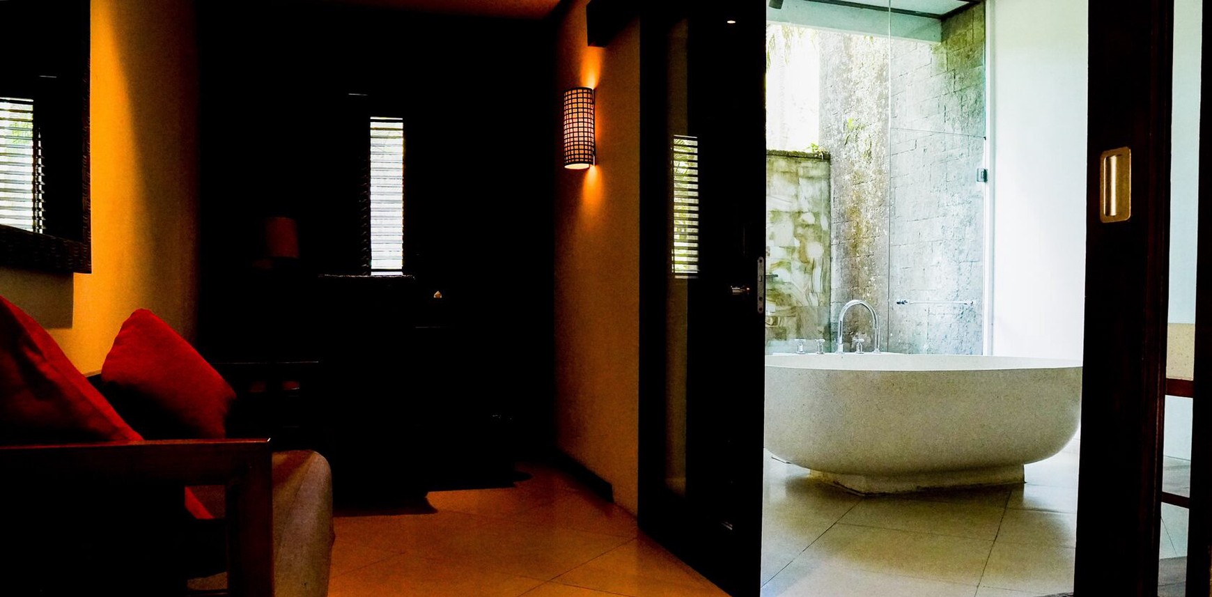 For Sale Freehold and Leasehold beautiful estate villa overlooks a tropical river and surrounded by rice fields and lush jungle close to Canggu , Bali