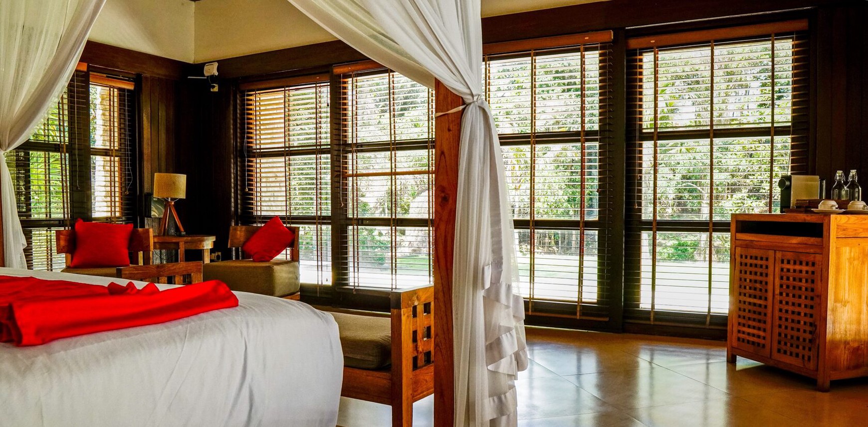 For Sale Freehold and Leasehold beautiful estate villa overlooks a tropical river and surrounded by rice fields and lush jungle close to Canggu , Bali