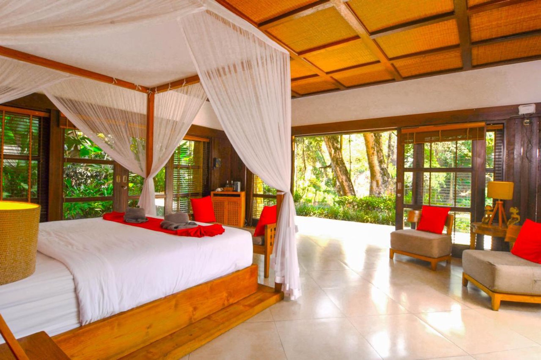 For Sale Freehold and Leasehold beautiful estate villa overlooks a tropical river and surrounded by rice fields and lush jungle close to Canggu , Bali