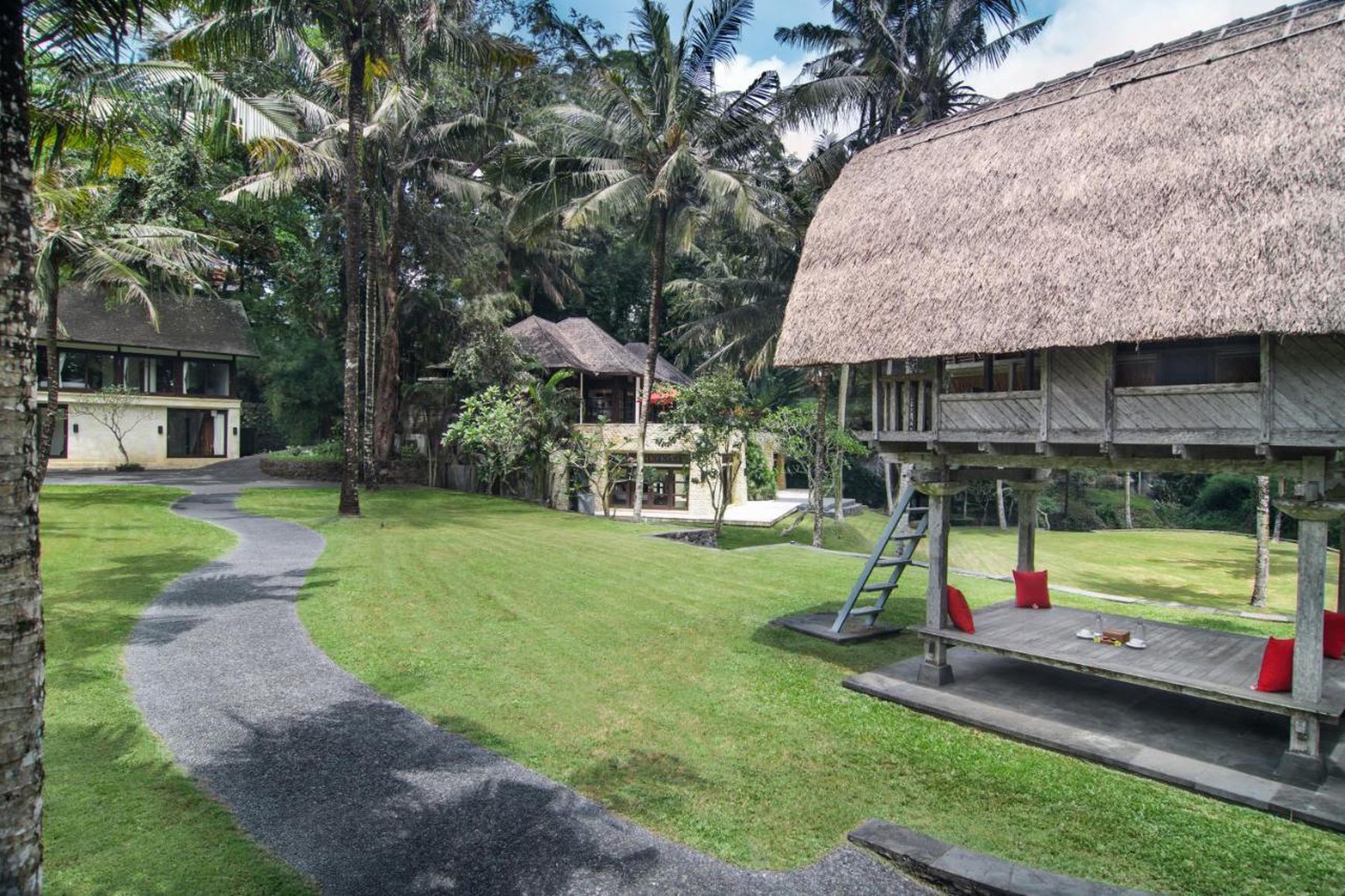For Sale Freehold and Leasehold beautiful estate villa overlooks a tropical river and surrounded by rice fields and lush jungle close to Canggu , Bali