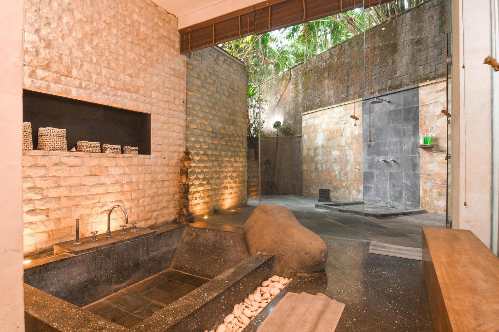 For Sale Freehold and Leasehold beautiful estate villa overlooks a tropical river and surrounded by rice fields and lush jungle close to Canggu , Bali
