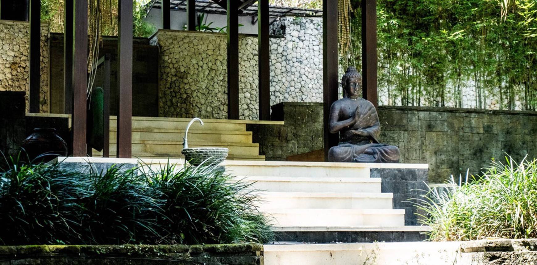 For Sale Freehold and Leasehold beautiful estate villa overlooks a tropical river and surrounded by rice fields and lush jungle close to Canggu , Bali