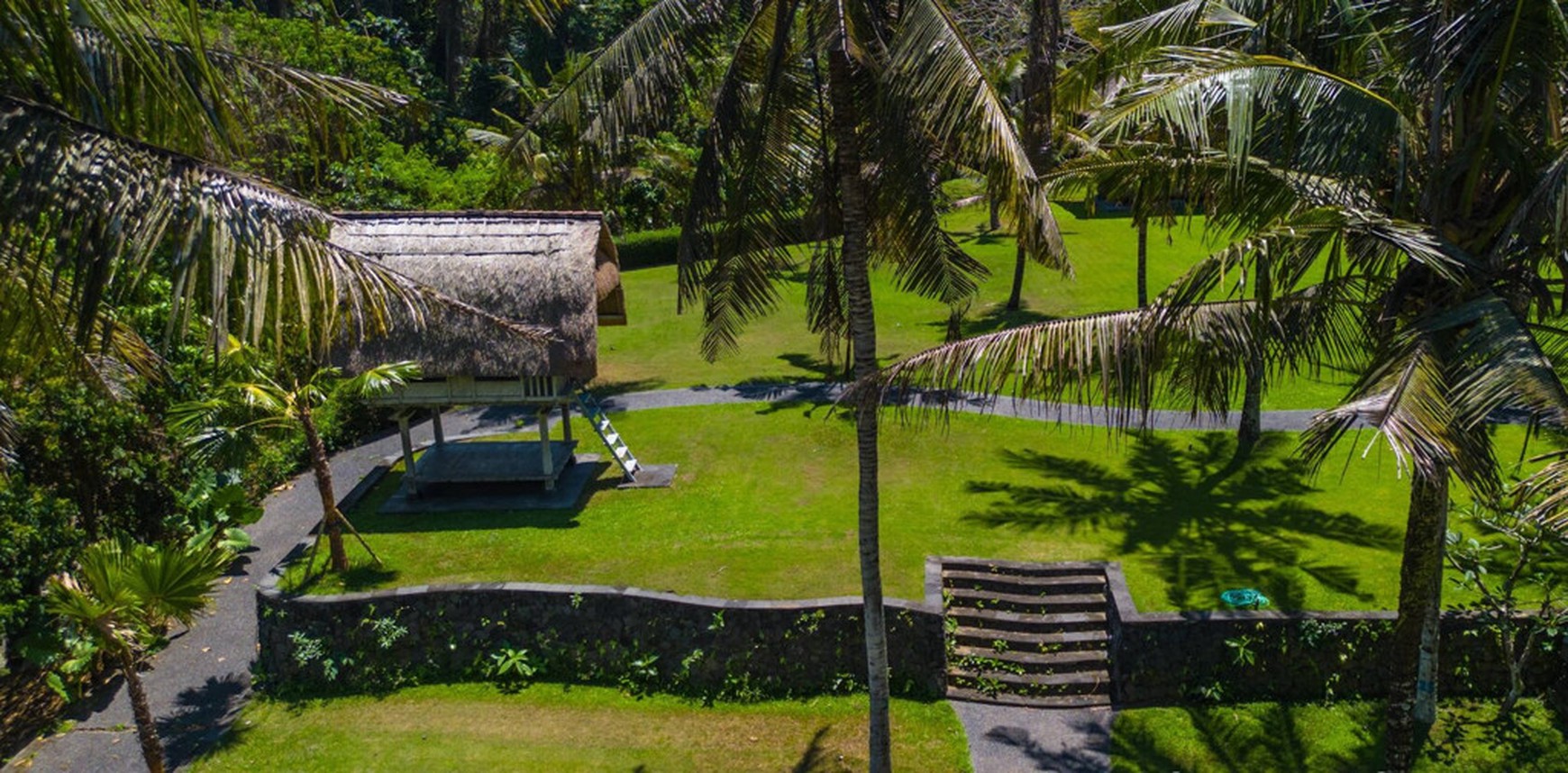 For Sale Freehold and Leasehold beautiful estate villa overlooks a tropical river and surrounded by rice fields and lush jungle close to Canggu , Bali