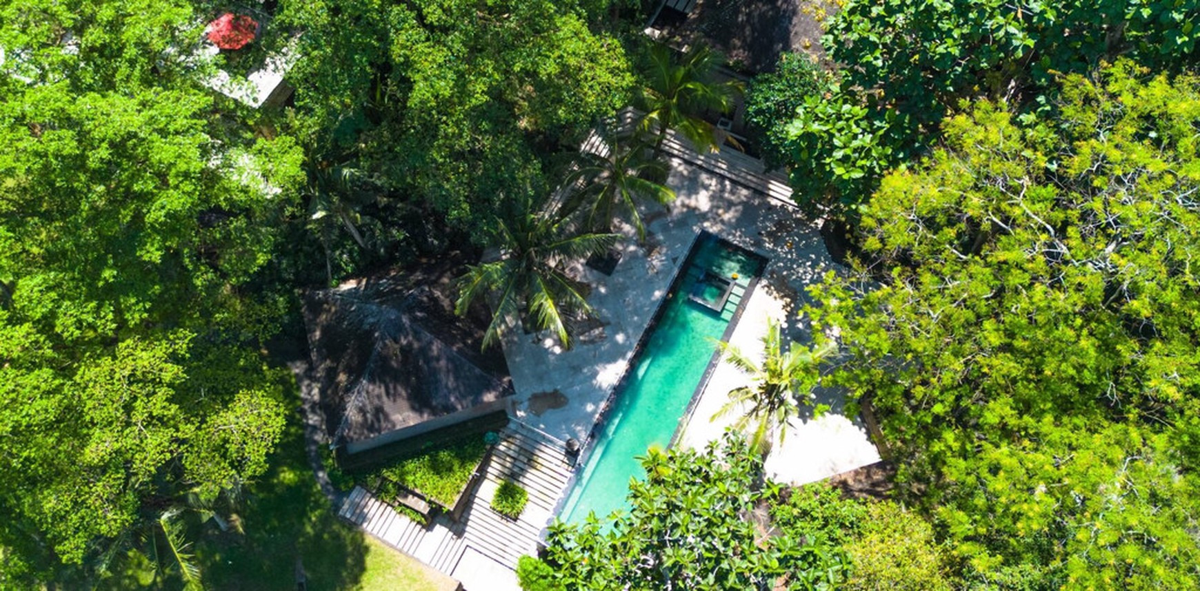 For Sale Freehold and Leasehold beautiful estate villa overlooks a tropical river and surrounded by rice fields and lush jungle close to Canggu , Bali