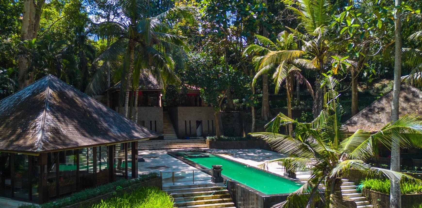 For Sale Freehold and Leasehold beautiful estate villa overlooks a tropical river and surrounded by rice fields and lush jungle close to Canggu , Bali