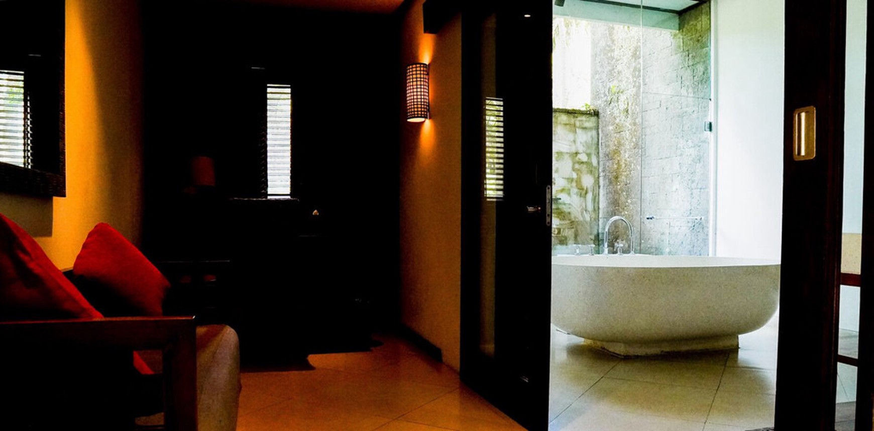 For Sale Freehold and Leasehold beautiful estate villa overlooks a tropical river and surrounded by rice fields and lush jungle close to Canggu , Bali