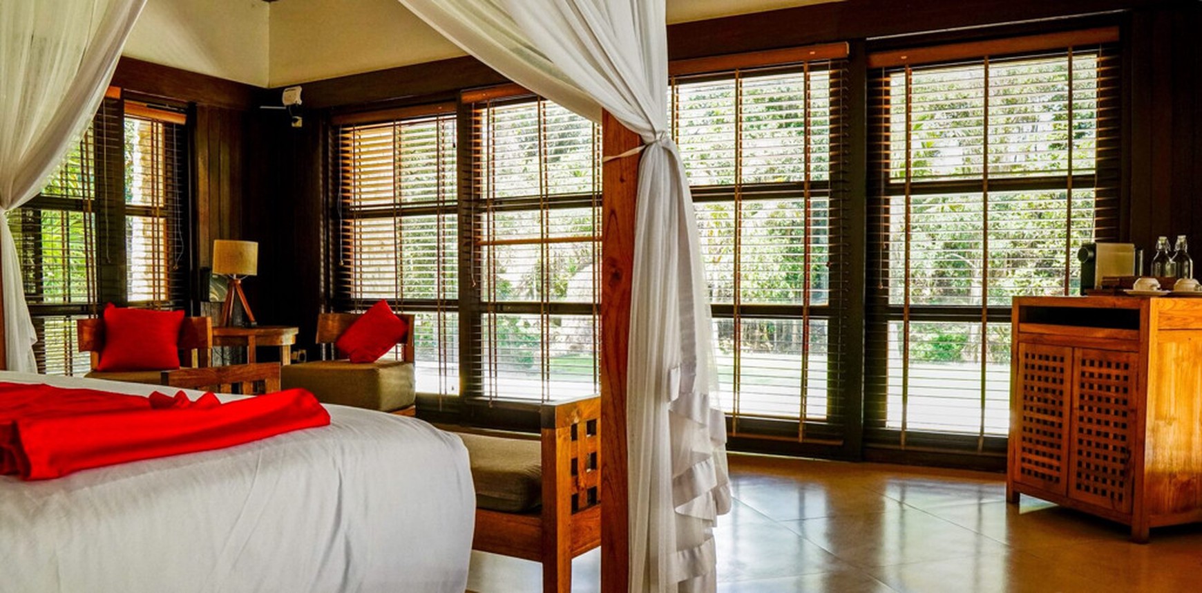 For Sale Freehold and Leasehold beautiful estate villa overlooks a tropical river and surrounded by rice fields and lush jungle close to Canggu , Bali